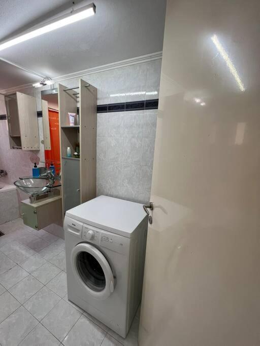 Local Apt Near City Lights 2 Heraklion  ภายนอก รูปภาพ